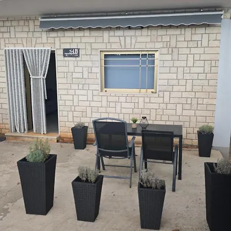 Fuzalo - Relax, Bbq & Outdoor Space By Guide *