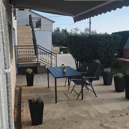 Fuzalo - Relax, Bbq & Outdoor Space By Guide Krnica